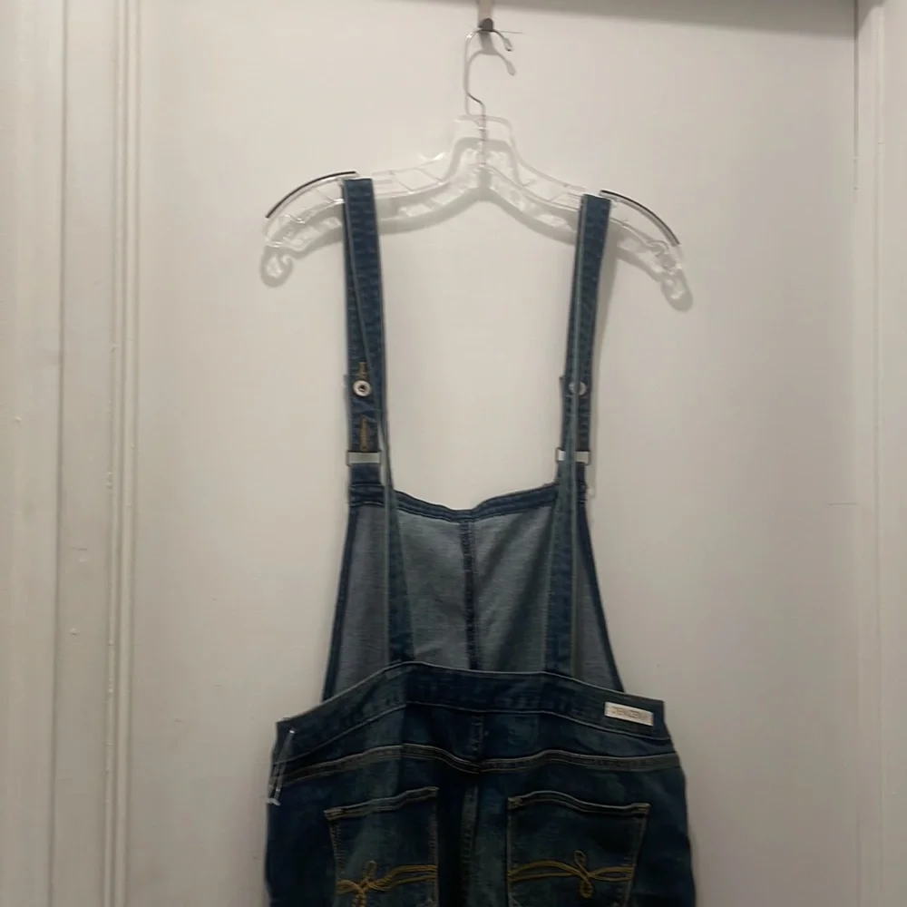 Levi’s shortalls in medium dark wash 1990’s style coverall s Medium